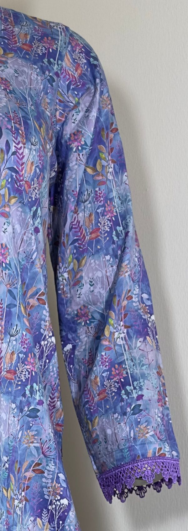2-Piece Stitched Suit - Purple Mixed Colorfull All-Over Design, Purple Lace Arms & Damen - Image 2